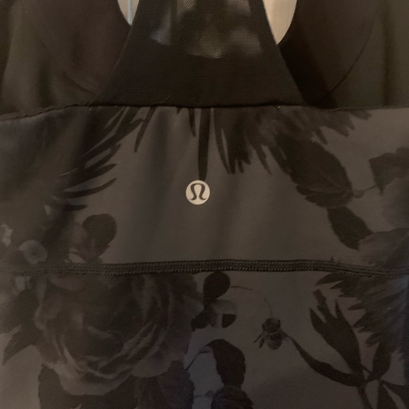 Lululemon scoop neck tank - Picture 7 of 8